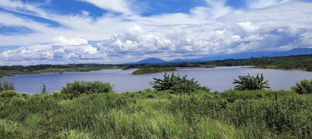 pemandangan di bendungan karian lebak banten